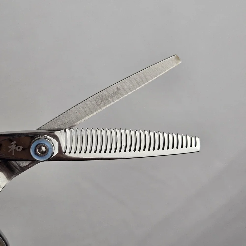 SHINZU SHEARS PROFESSIONAL HAIR COSMETOLOGY SCISSORS. Japanese Steel